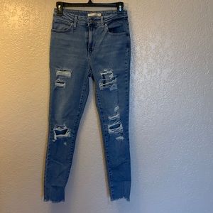 Levi’s 721. Size 26. High rise skinny.